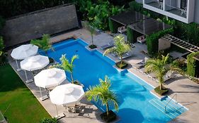 Enaki Hotel